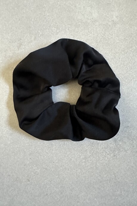 SCRUNCHIE SATIN NEGRO