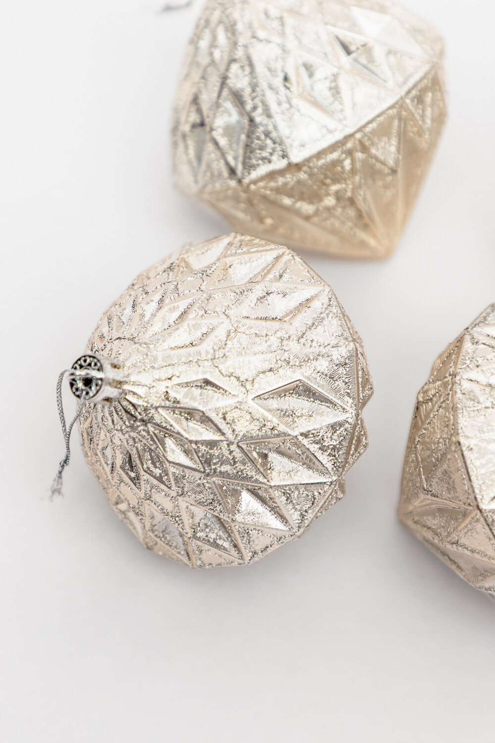 Colgante Esferas Bellotas, 4 Un. Color Unico