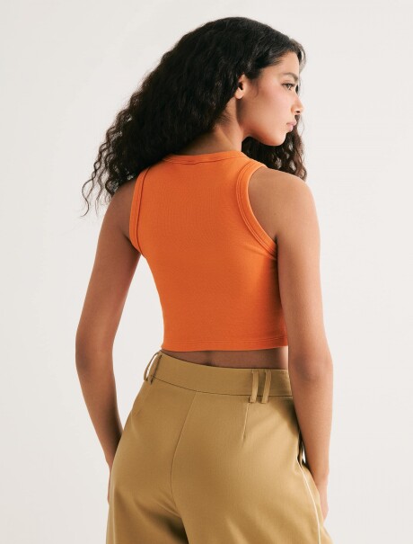 MUSCULOSA CROPPED FEMENINA EN TELA ACANALADA NARANJA