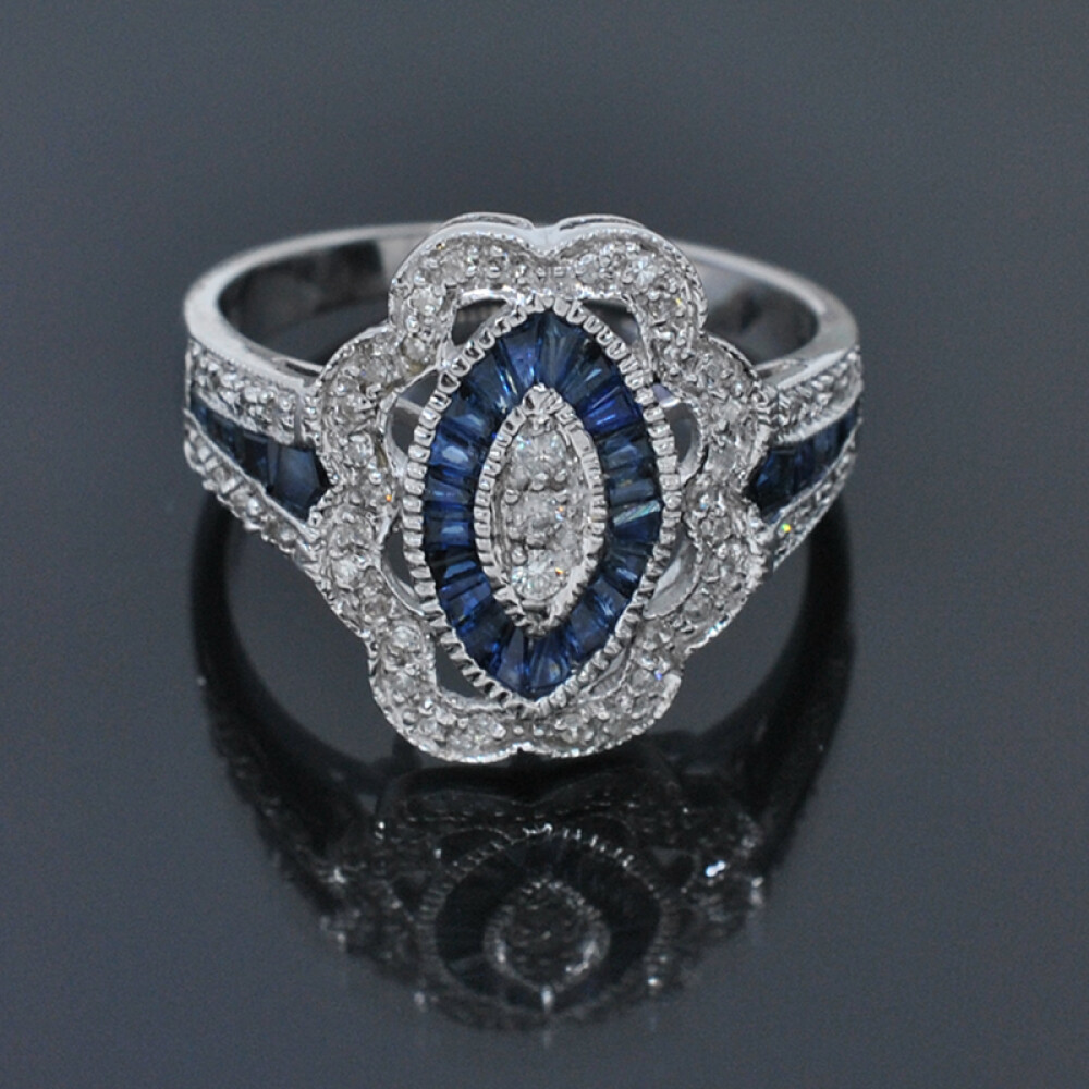 Anillo oro 18k blanco, brillantes y zafiros Anillo oro 18k blanco, brillantes y zafiros