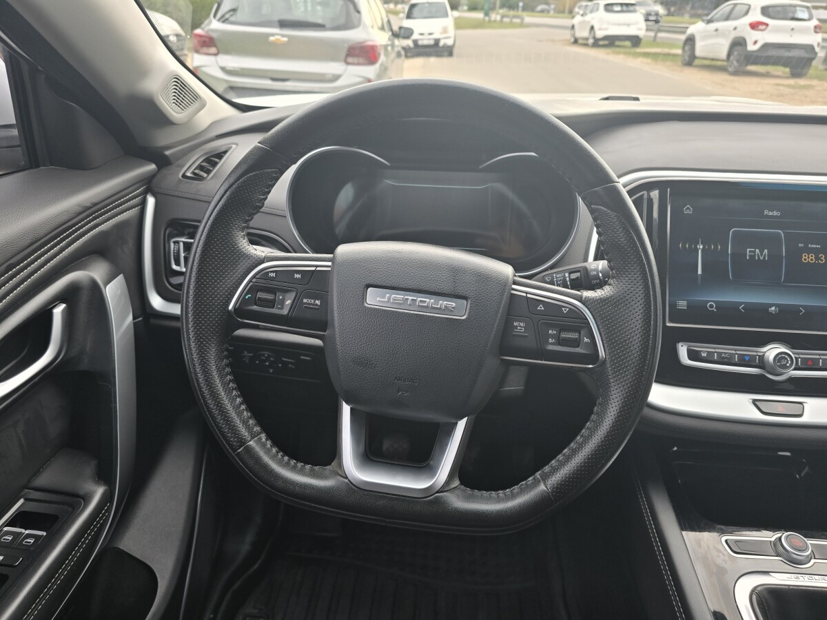 Jetour X70 Luxury 1.5T Extra Full | Permuta / Financia Jetour X70 Luxury 1.5T Extra Full | Permuta / Financia