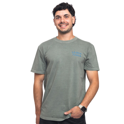 Remera La isla x La Vela - Chancho Ola Remera La isla x La Vela - Chancho Ola