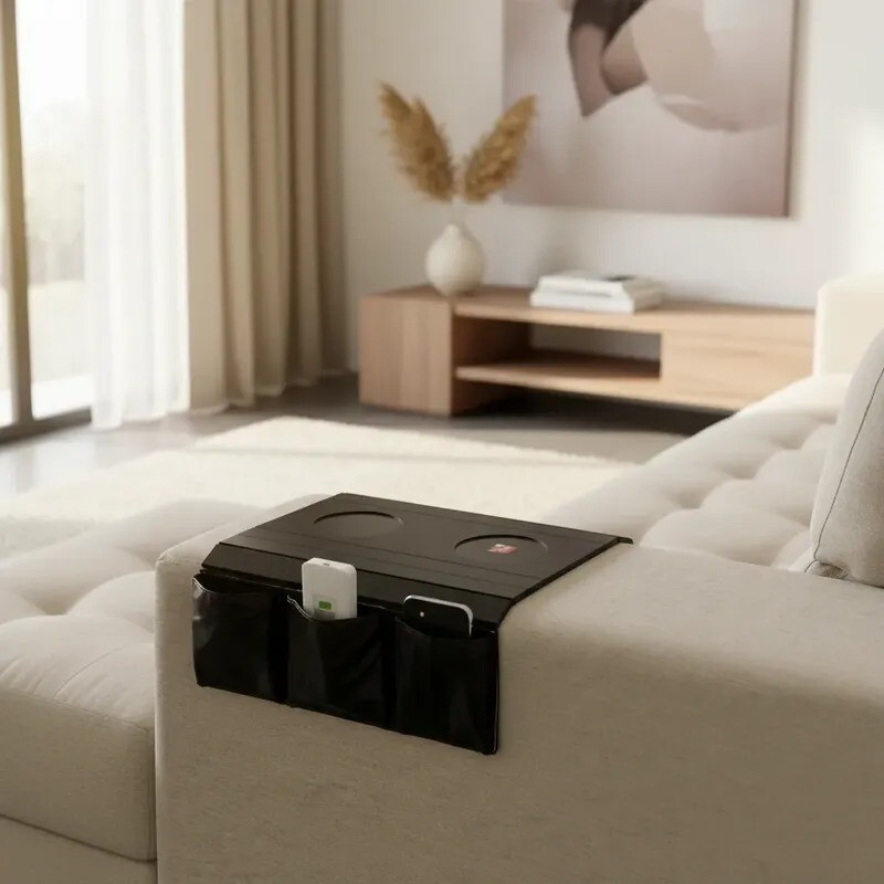 Bandeja para brazo del sofá con posavasos y guardado - Color Negro Bandeja para brazo del sofá con posavasos y guardado - Color Negro