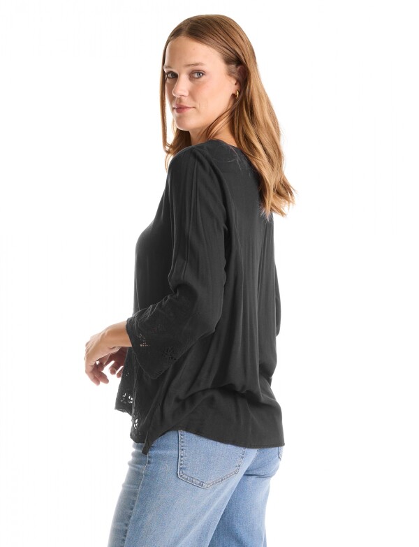 Blusa Bordado Suizo NEGRO