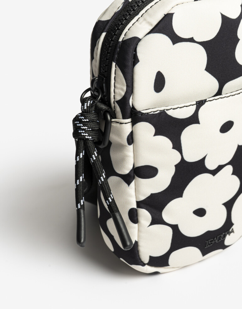 Complemento Marroquinería Nylon Pouch En Material Estampado - Estampado Flores