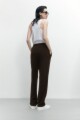 Jogger c/textura acanalada chocolate