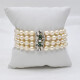 Pulsera Perlas De Cultivo Con Broche En Oro Blanco, Brillantes Y Esmeraldas Pulsera Perlas De Cultivo Con Broche En Oro Blanco, Brillantes Y Esmeraldas