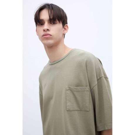 Remera Chester Oliva