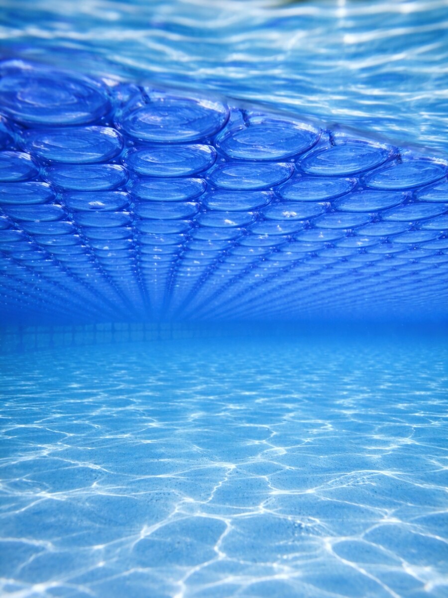 POLIETILENO BURBUJA PARA PISCINA azul