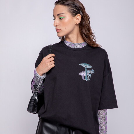 REMERA MUSH Negro