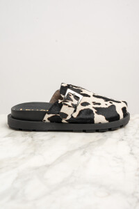 Zueco Cuero Vaca Negro