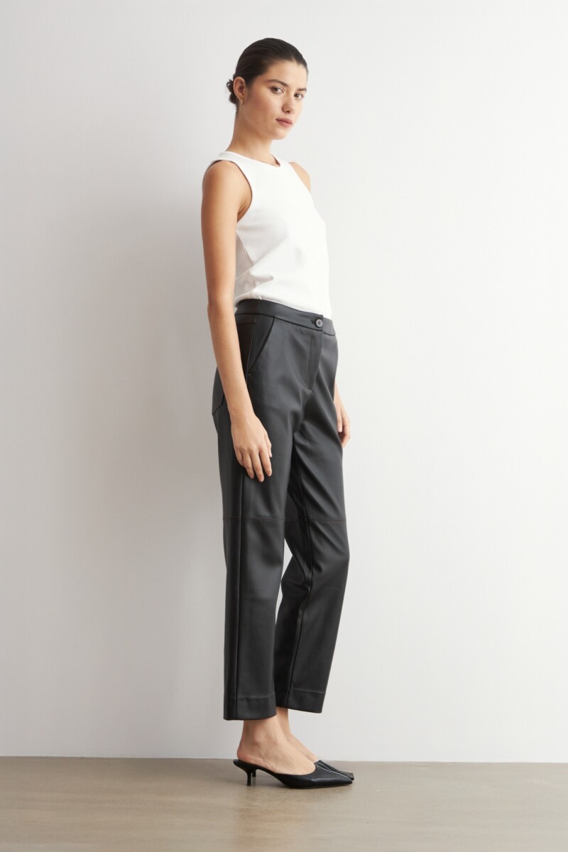 Pantalon recto eco cuero negro