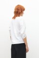 Remera escote bote con mangas de poplin blanco