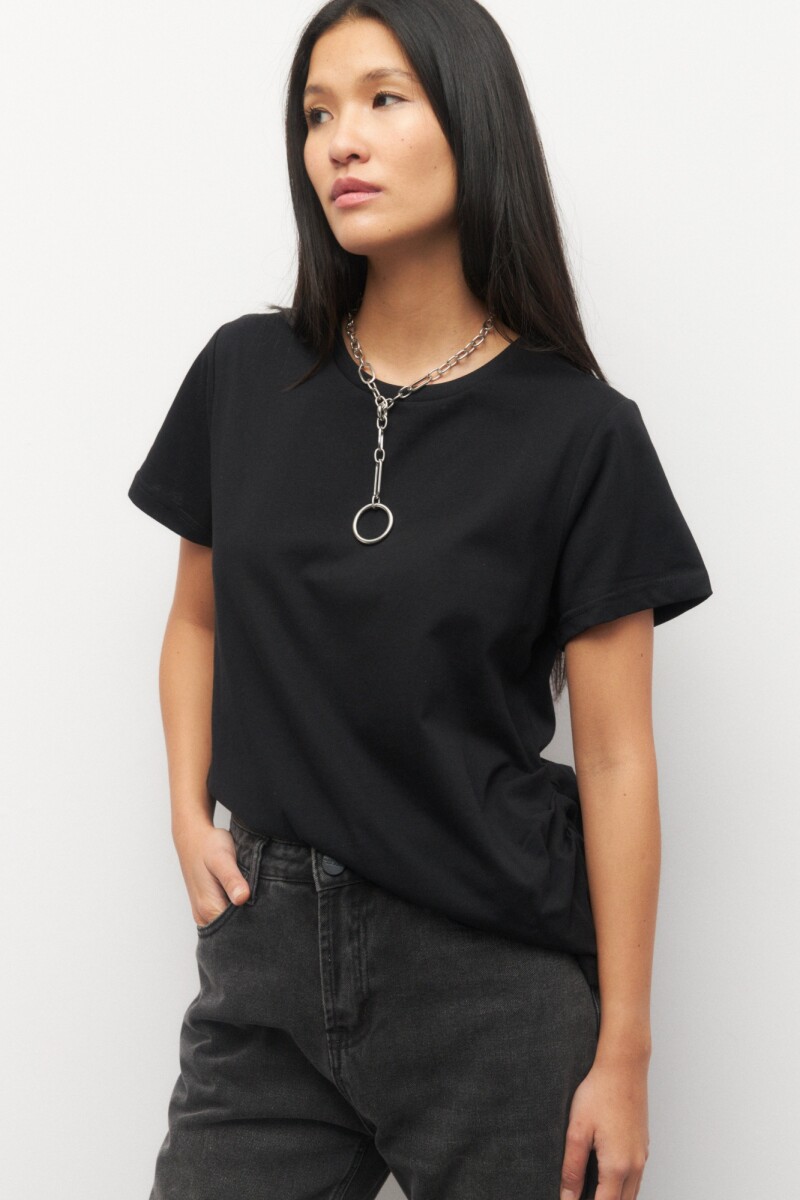 REMERA MONTAGUE Negro