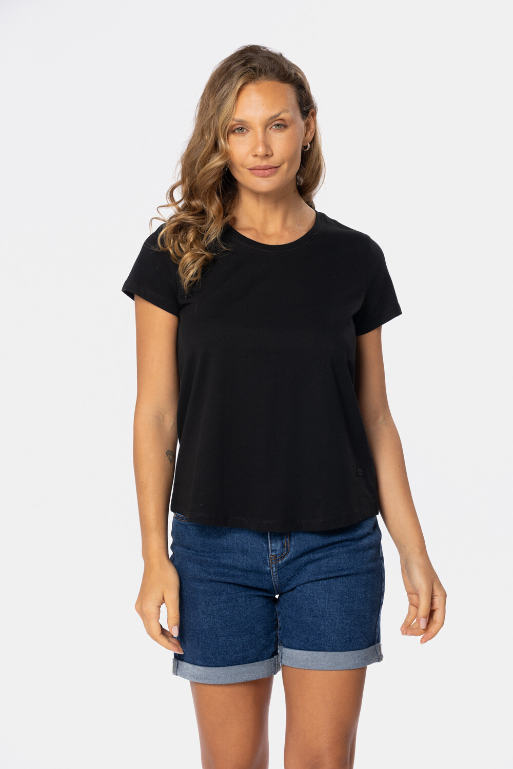 REMERA LISA Negro