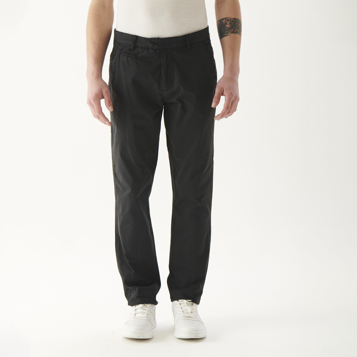 Pantalón Wranglrer de Hombre - CHINO - W55002NEGRO - ELD 
