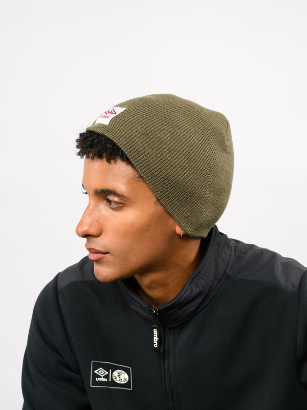 Gorro Brave Umbro Hombre 00v