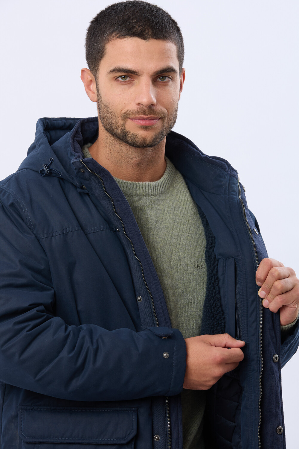 CAMPERA CON CAPUCHA DESMONTABLE Azul