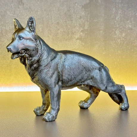 Escultura Lobo Plateado Resina Altura 13cm x Largo 18cm x Ancho 7cm Escultura Lobo Plateado Resina Altura 13cm x Largo 18cm x Ancho 7cm