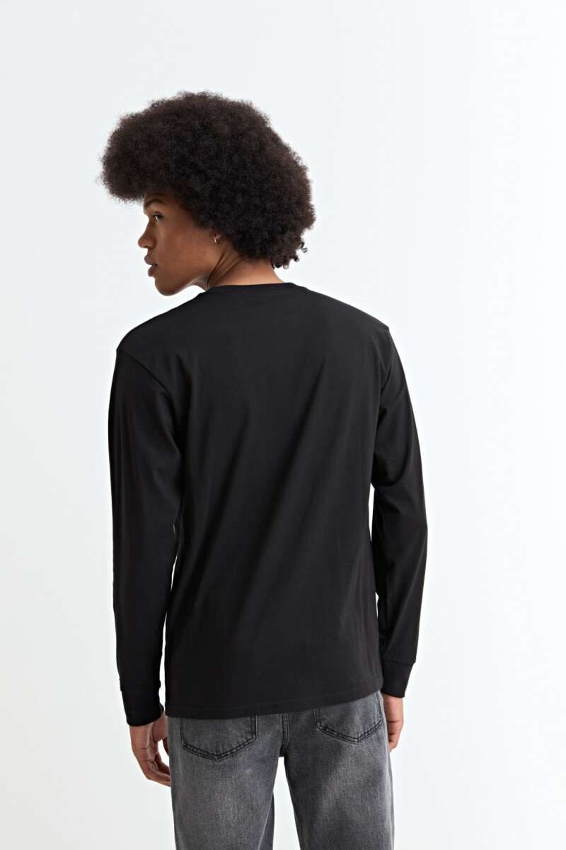 Remera cuello redondo NEGRO