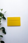 Sobre color 120 grs 6,5x10 cm. AMARILLO
