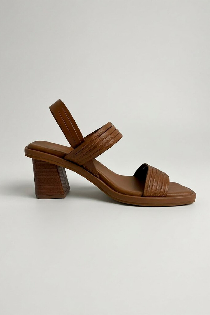 SANDALIA TRAMA CAMEL