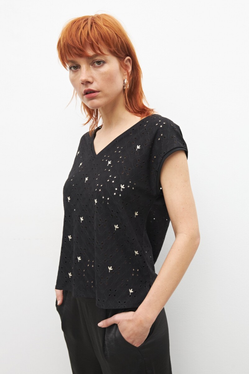 Blusa broderie con flores bordados negro