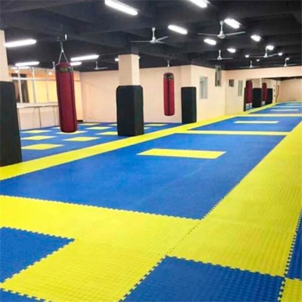 Piso Tatami Goma Eva Encastrable 1x1m 2cm Yoga Pesa Mancuer NEGRO GRIS