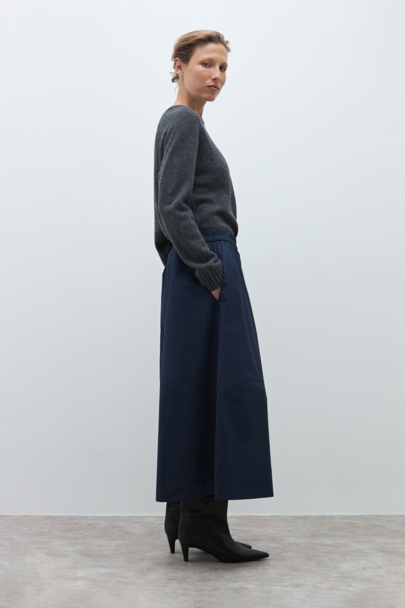 Falda oversized azul marino