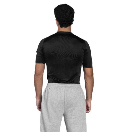Remera Térmica para Hombre de Manga Corta Umbro Negro