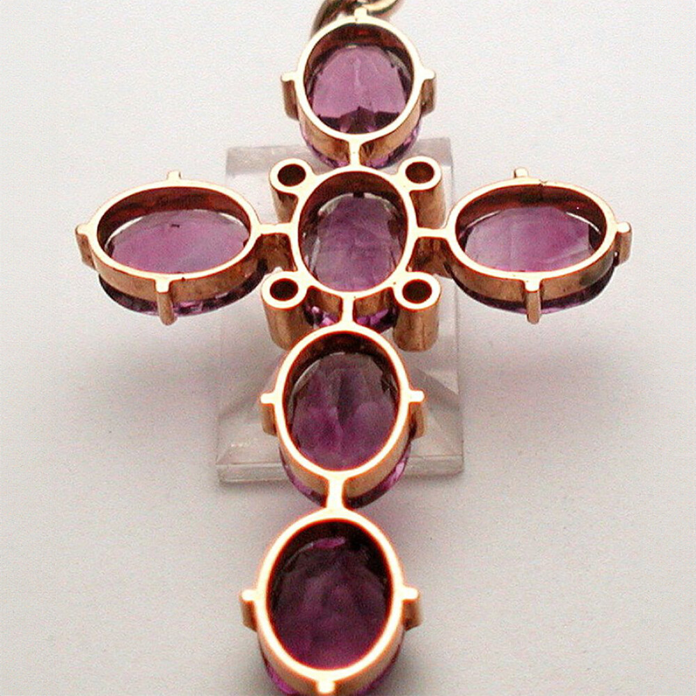 Cruz Oro 18K Con Amatistas Y Diamantes Cruz Oro 18K Con Amatistas Y Diamantes