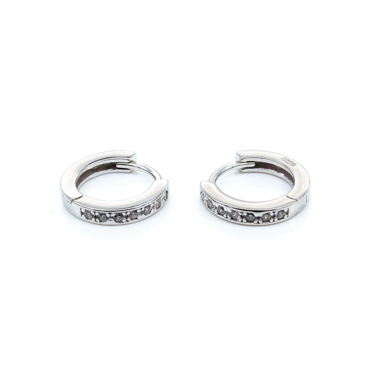 Par de aros de plata 925 rodinada con circonia. 