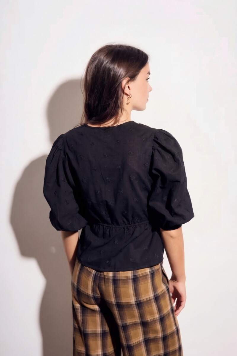 Blusa Broderie Negro