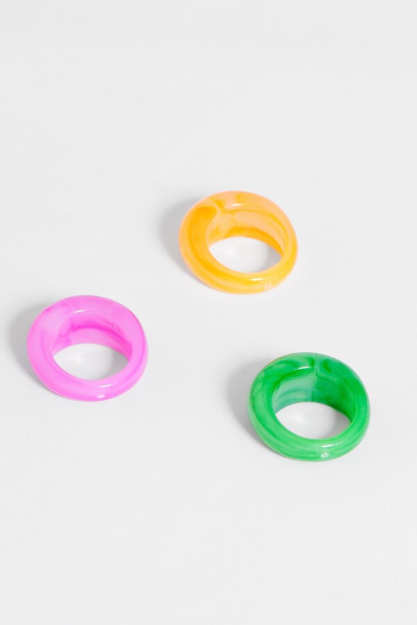 Set de tres anillos resina 23 mm multicolor