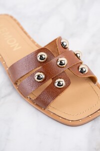 Sandalia Cuero Apliques Whisky