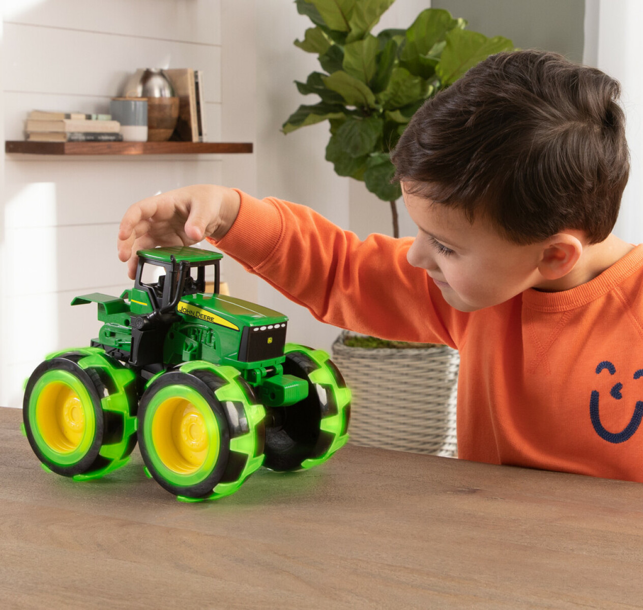 Tractor monster con sonido y luz 