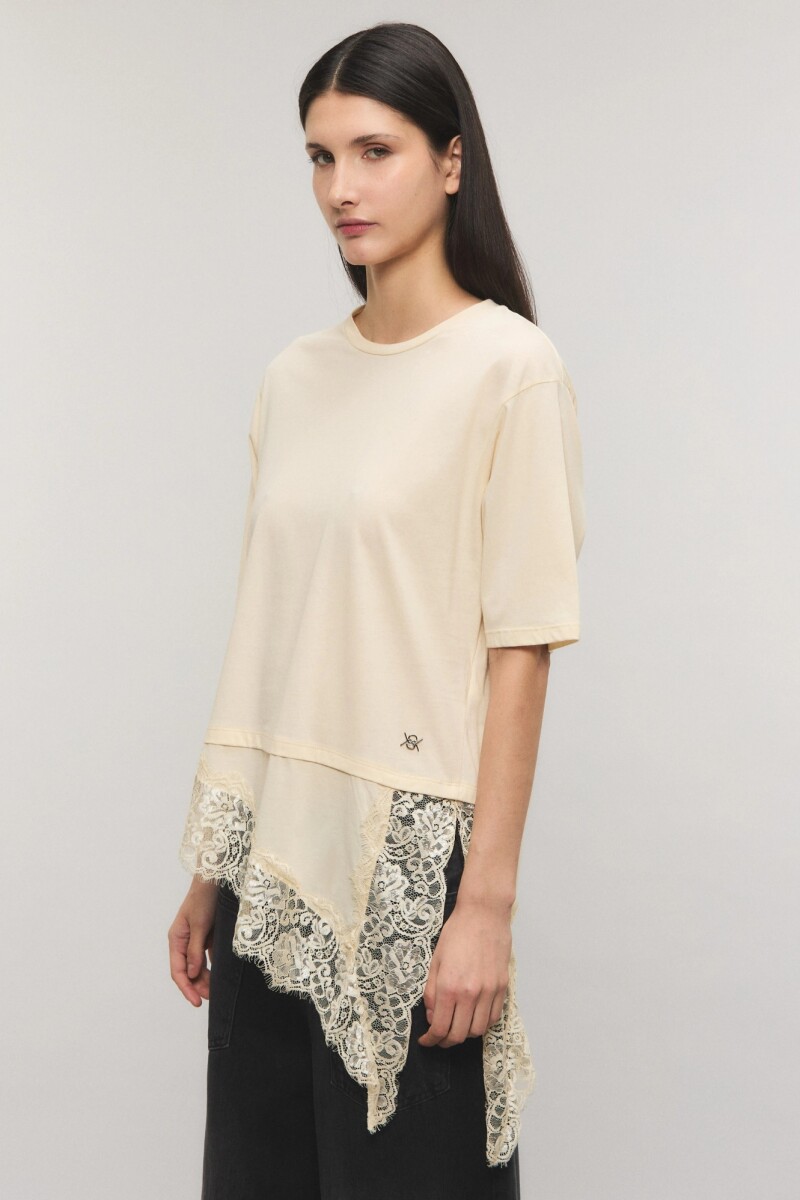 REMERA LACE Crudo
