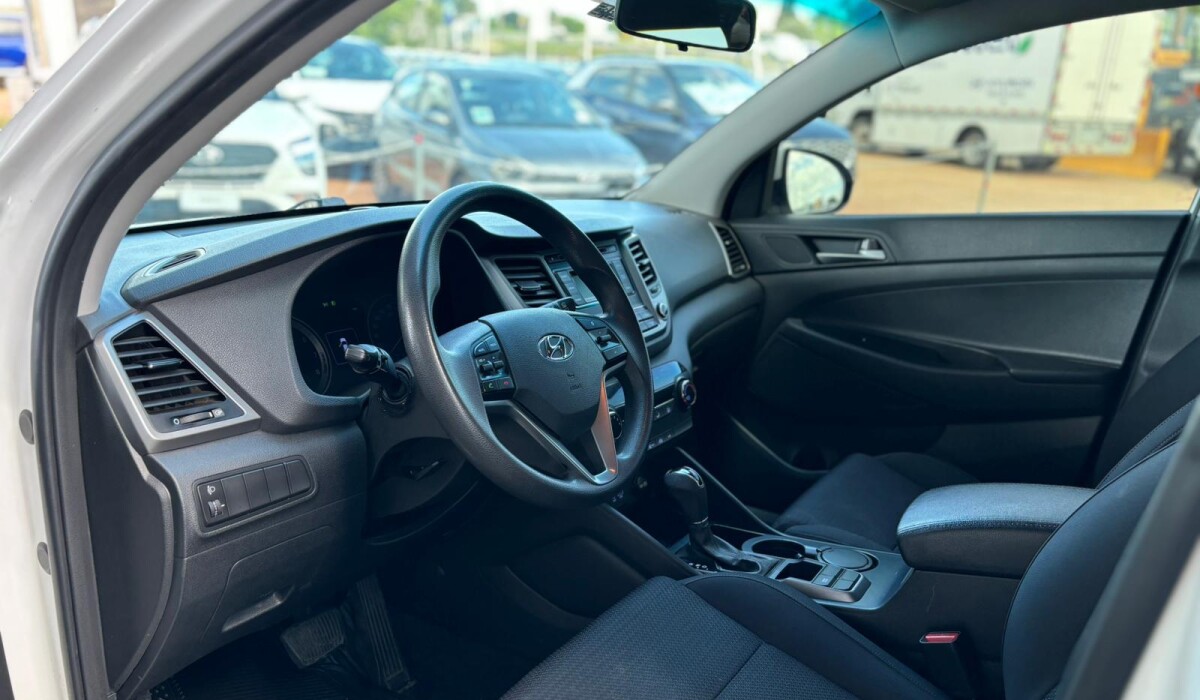 Hyundai	Hyundai Tucson 2,0 AT GL Sport - 2016 Hyundai	Hyundai Tucson 2,0 AT GL Sport - 2016