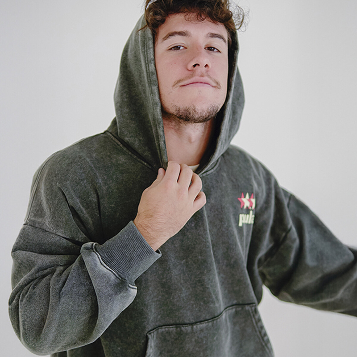 Canguro Pulau Tau - Negro 