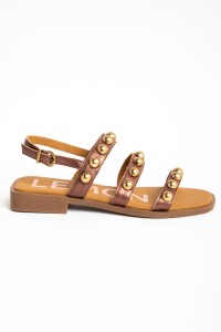 Sandalias De Cuero Con Tachas Burdeos
