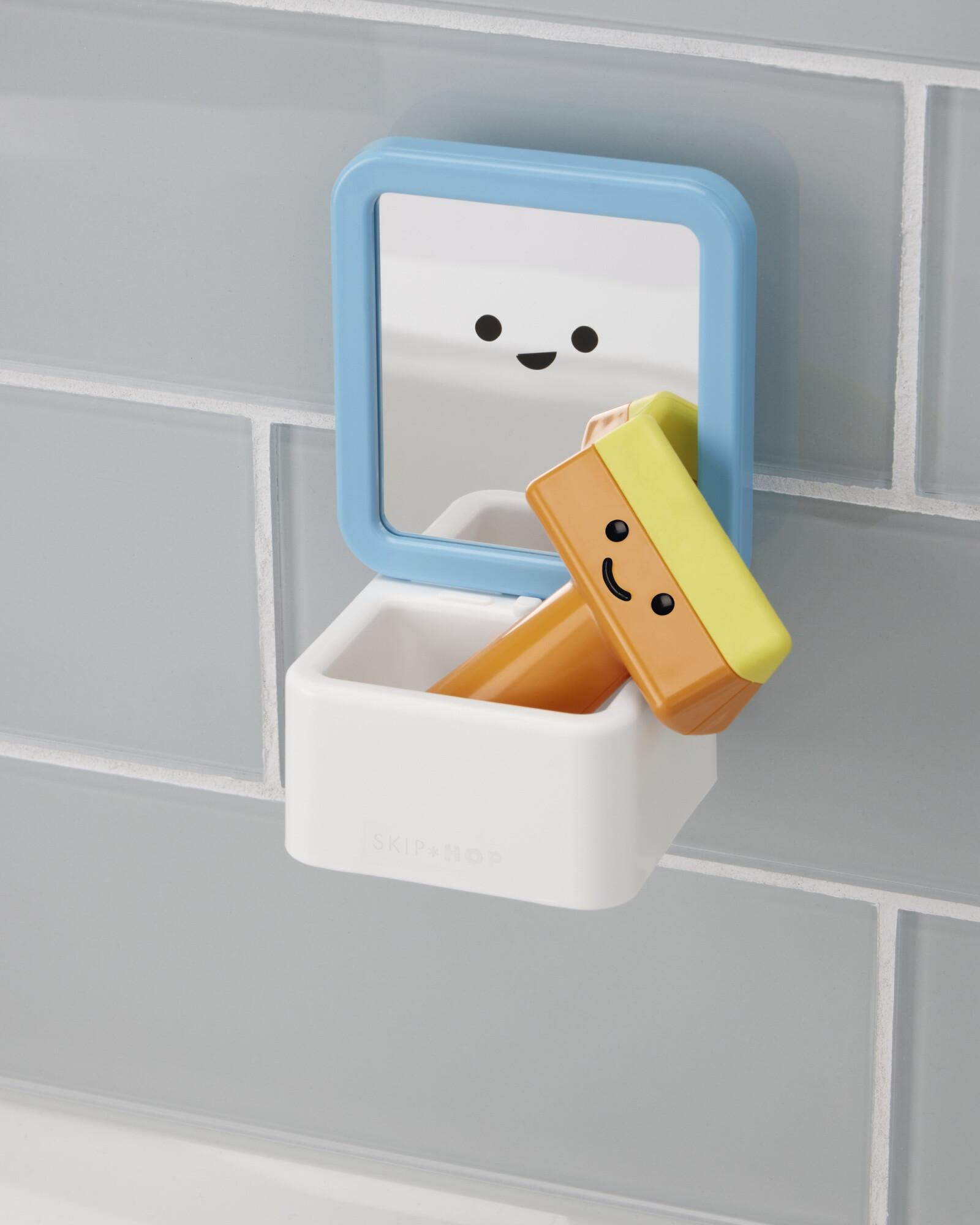 Juego de baño con espejo y accesorios de limpieza Juego de baño con espejo y accesorios de limpieza