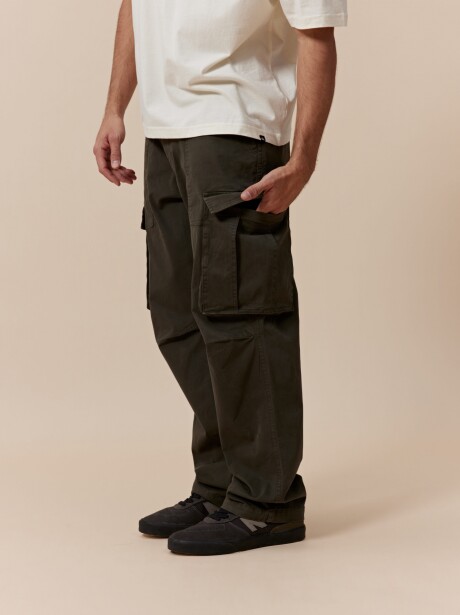 Pantalón cargo Kai VERDE MILITAR