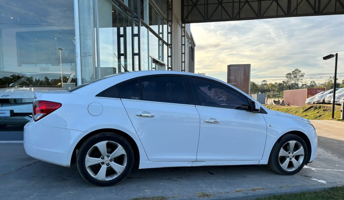 Chevrolet Cruze 1,8 MT LTZ - 2012 Chevrolet Cruze 1,8 MT LTZ - 2012
