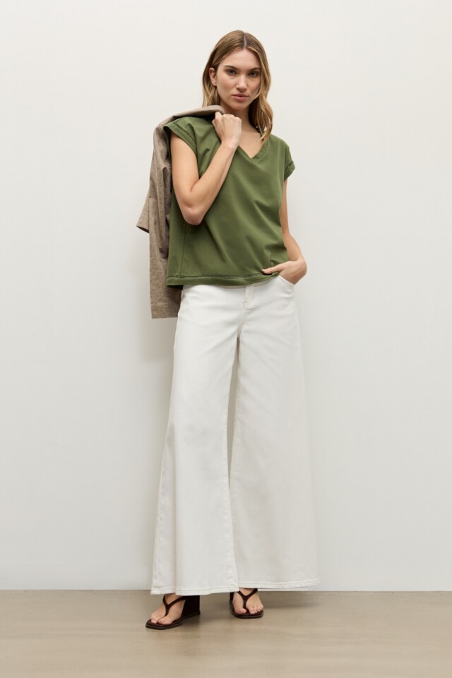 Remera con vainillas verde oliva