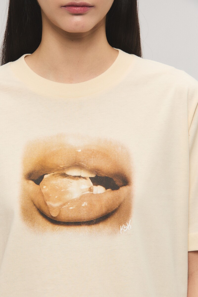 REMERA MELTED Crudo