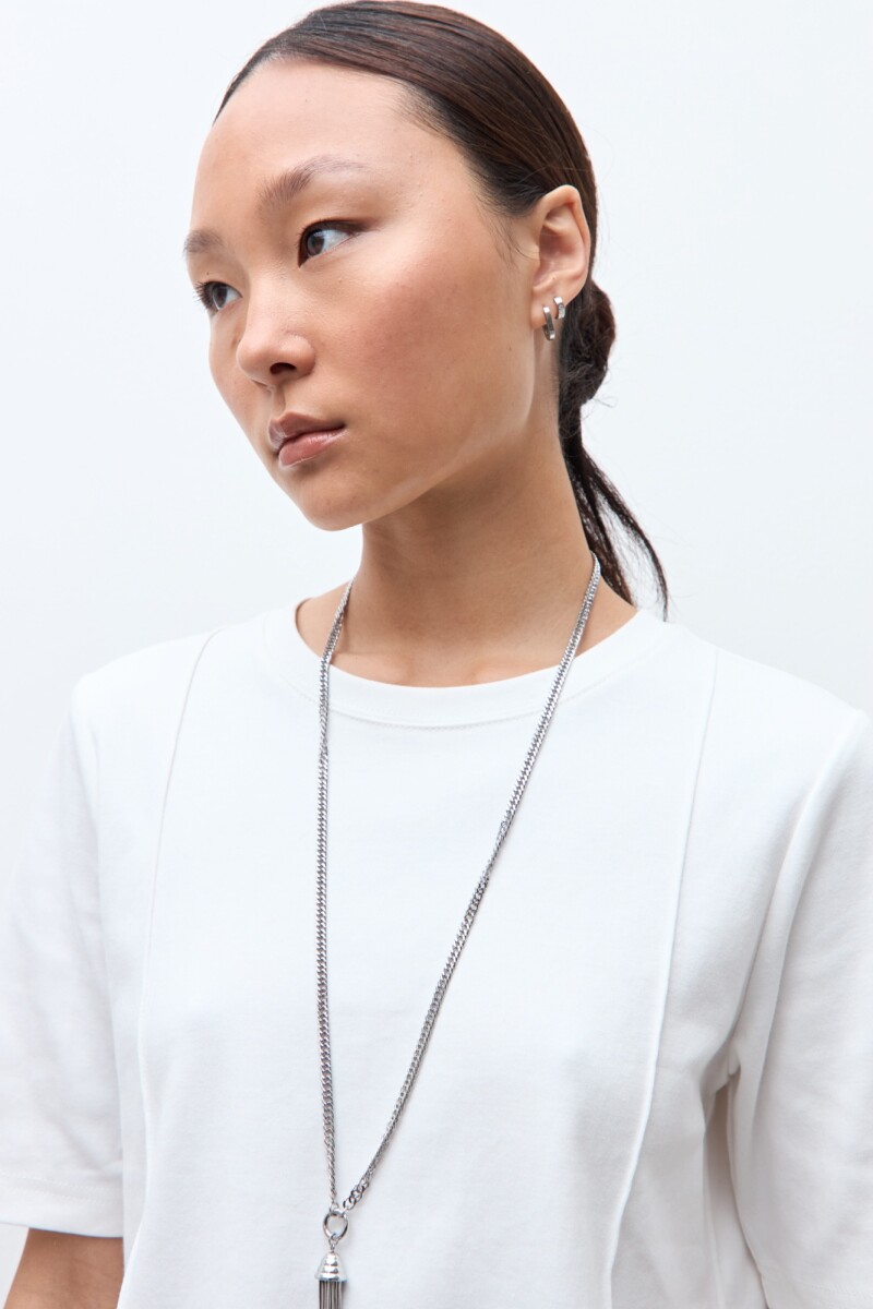 Remera con cortes verticales blanco