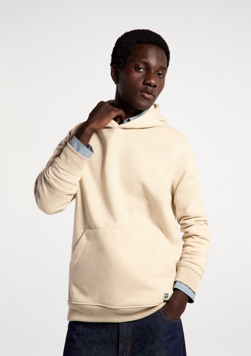 BUZO CON CAPUCHA MODELO COMFORT - BEIGE 