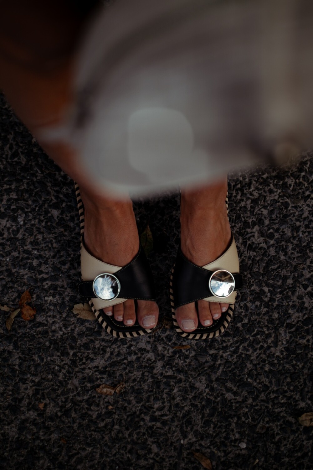 O Sandals Negro / Beige