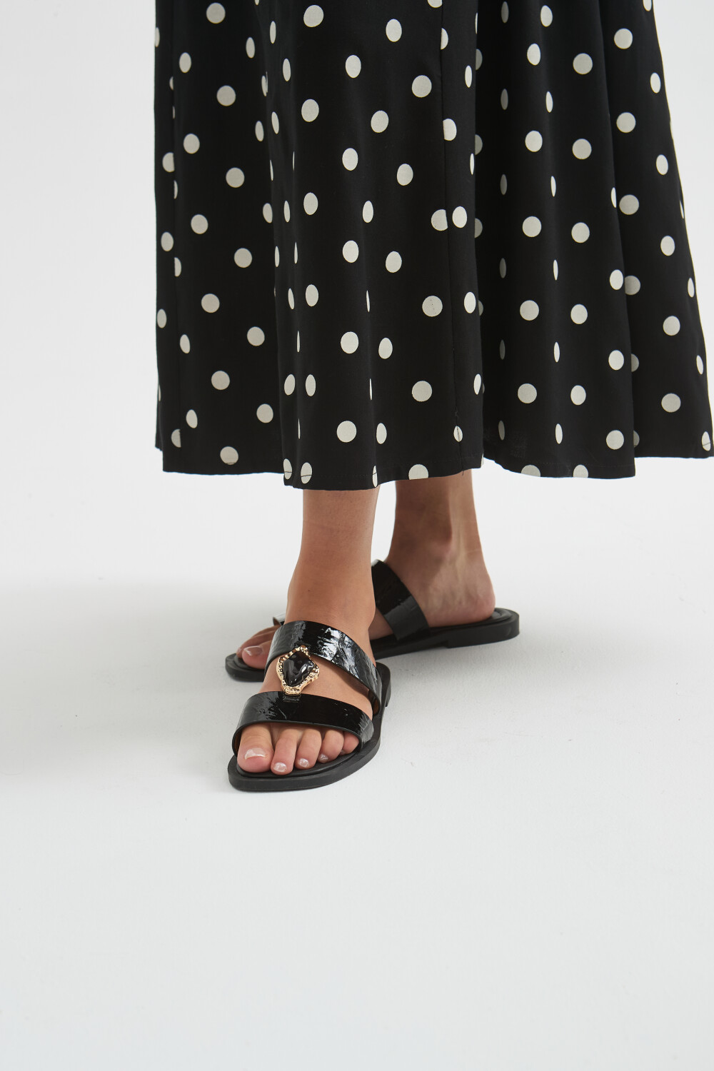 Sandalia Huni Negro