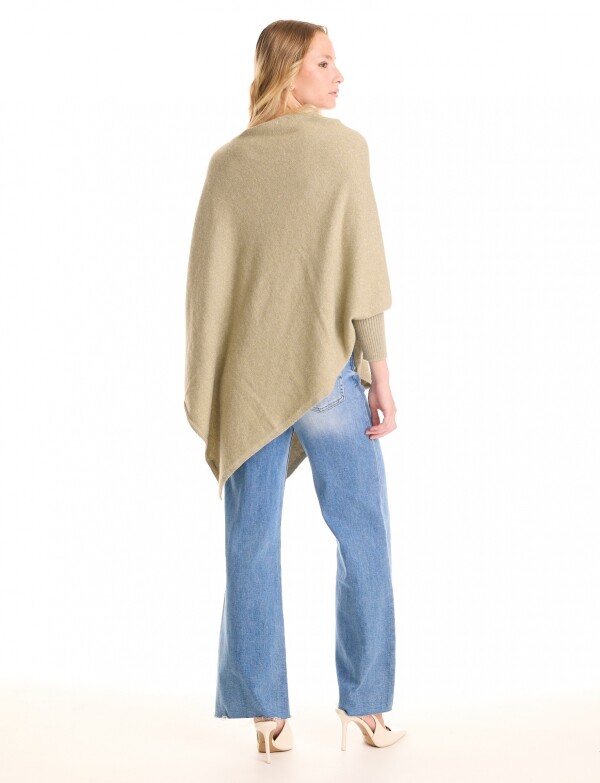 Poncho Asimetrico VERDE